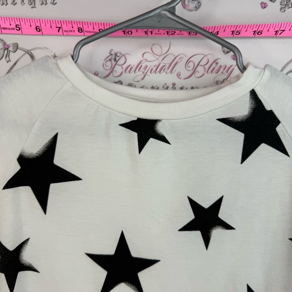 Long sleeve star shirt Women's Long-Sleeve Star Print Top - White/Black - Picture 6 of 11